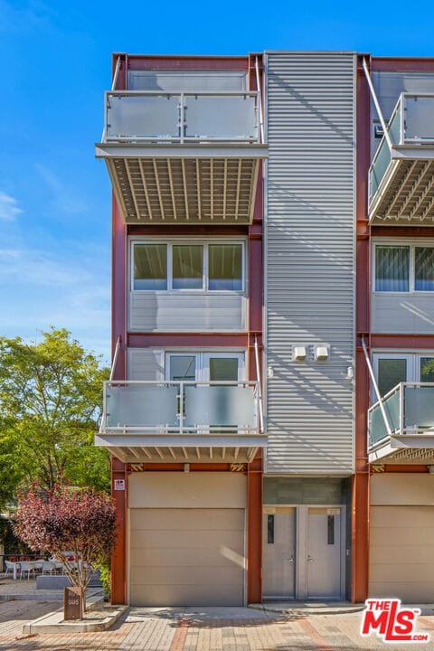 Building Photo - 3450 Cahuenga Blvd Unit 801