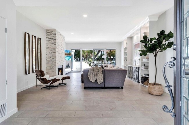 Photo - 3350 Bogert Trail