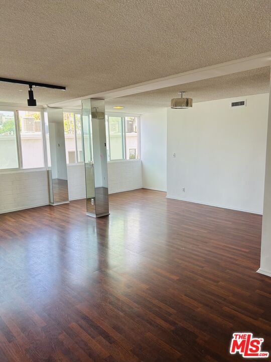 Photo - 540 Kelton Ave Unit 402