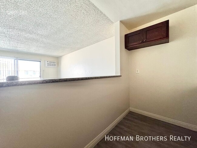 Photo - 20339 Saticoy St Unit 39