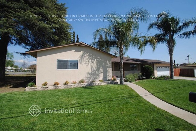 Building Photo - 615 N Sycamore Ave