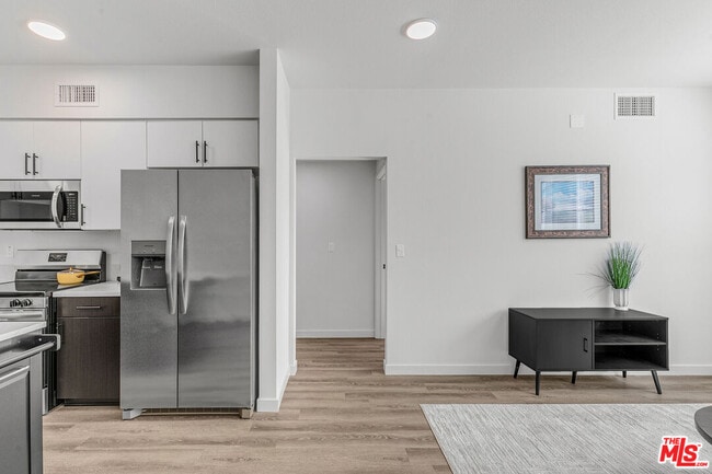 Photo - 10824 Blix St Unit 104