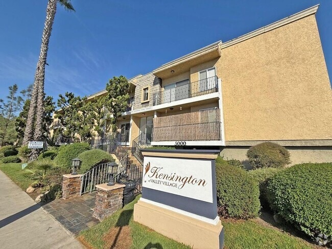 Building Photo - 5000 Whitsett Ave Rental