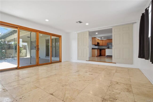 Building Photo - 510 S Sparks St