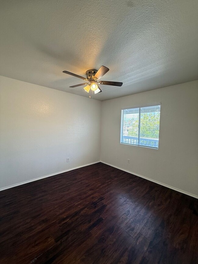 Building Photo - 718 Emory St Unit 718