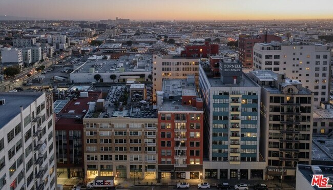 Building Photo - 746 S Los Angeles St Unit 402