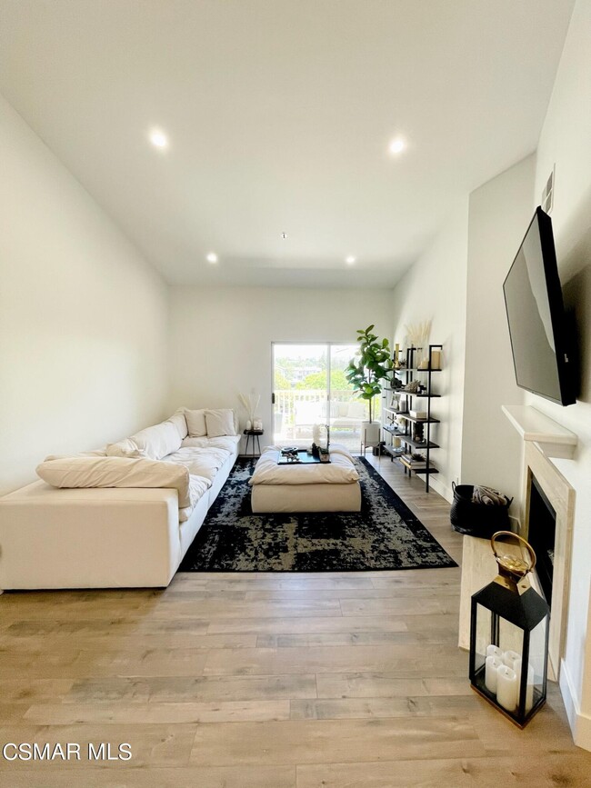 Photo - 675 Oak Run Trail