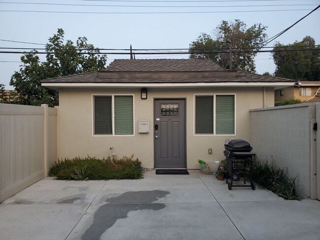 Building Photo - 11167 Richmont Rd Unit B