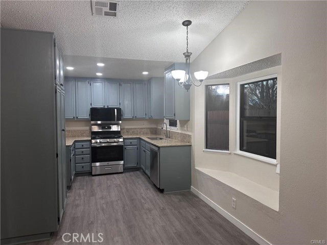 Photo - 44026 Fine St