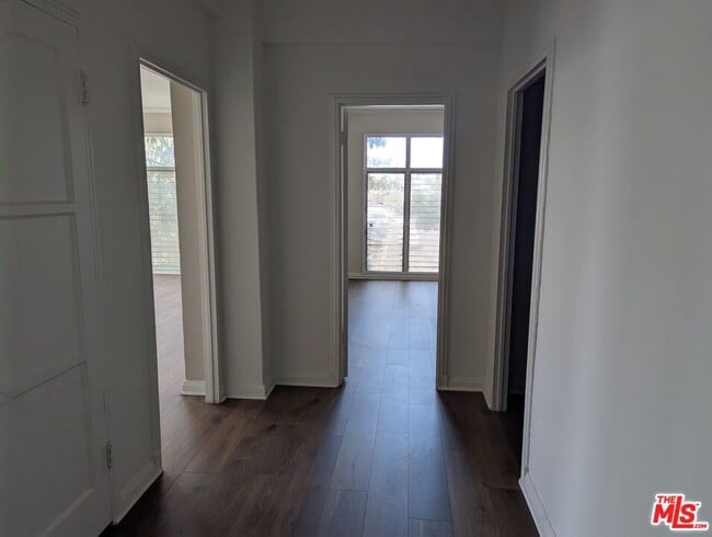 Photo - 634 S Gramercy Pl Unit 200