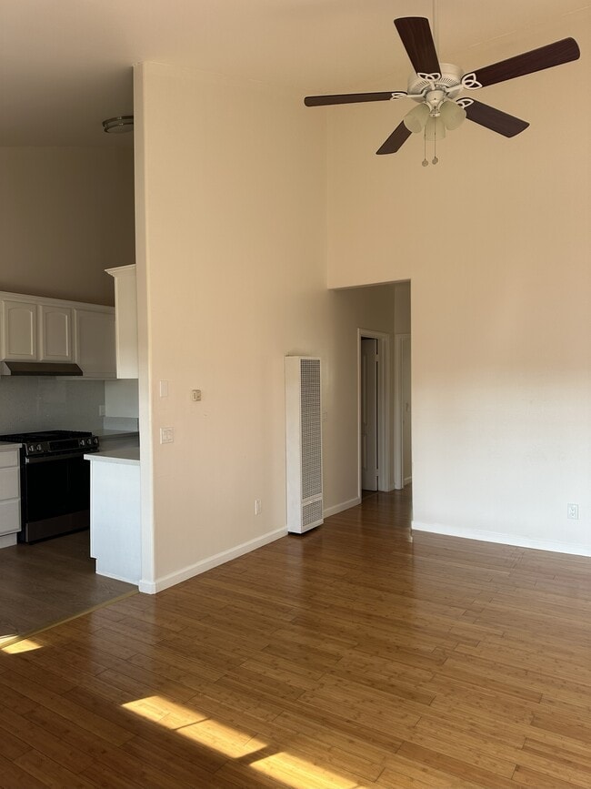 Living Room - 1035 Myrtle Ave Unit 3