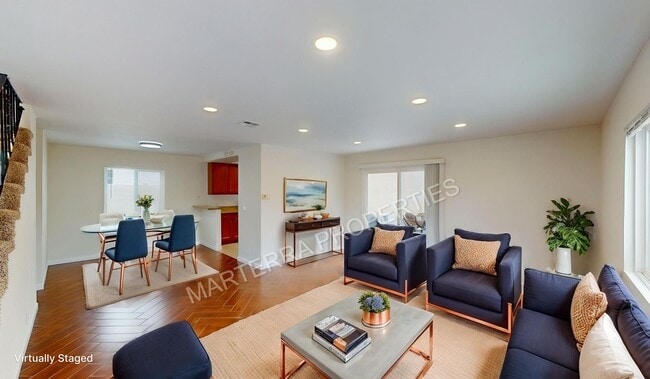 Charming 3-Bedroom, 2.5-Bathroom Home in D... - Charming 3-Bedroom, 2.5-Bathroom Home in D...