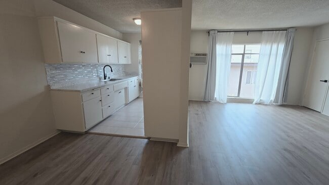 Photo - 526 S St Andrews Pl Unit 17