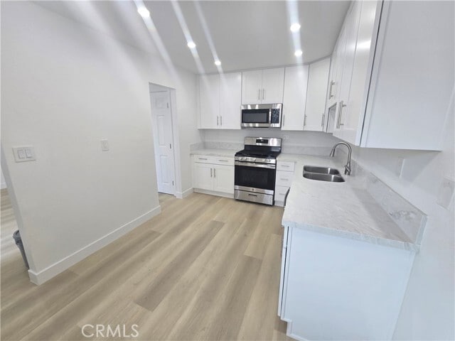 Building Photo - 220 12th St Unit 17