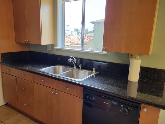 Photo - 1439 S Sierra Bonita Ave