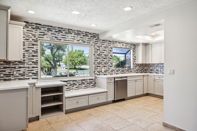 Photo - 3 Bed / 2 Bath Home with Bonus Room, Pool ...