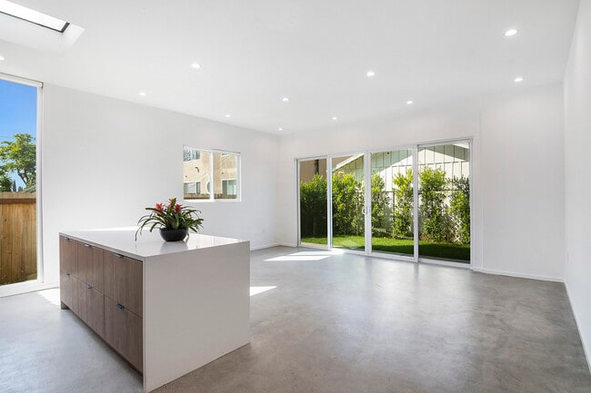 Photo - 4610 Franklin Ave