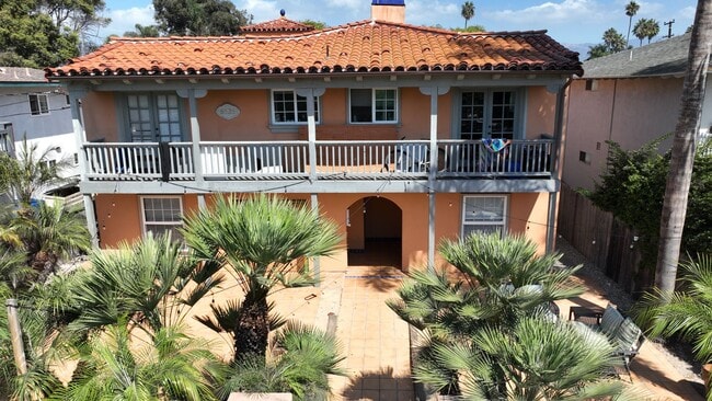 Building Photo - 6636 Del Playa Dr Unit B