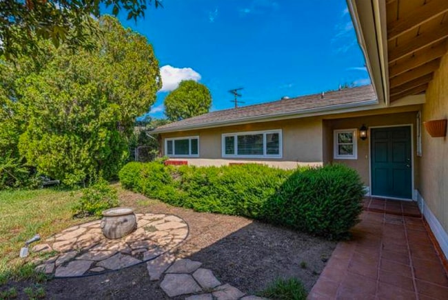 Photo - 9541 Debra Ave