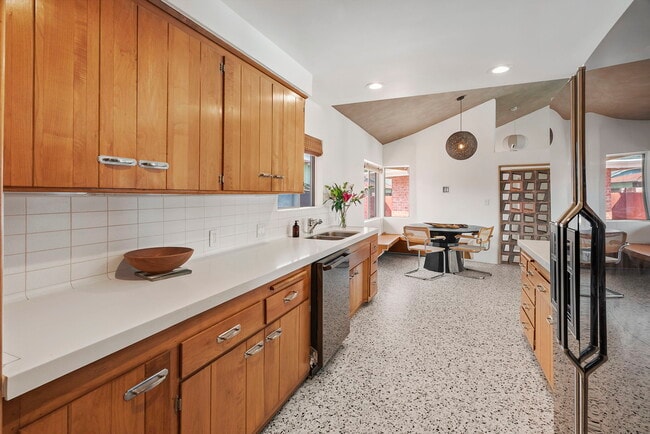 Photo - 4260 S Cloverdale Ave