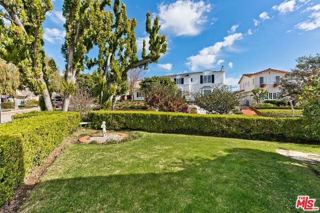 Photo - 201 Tavistock Ave