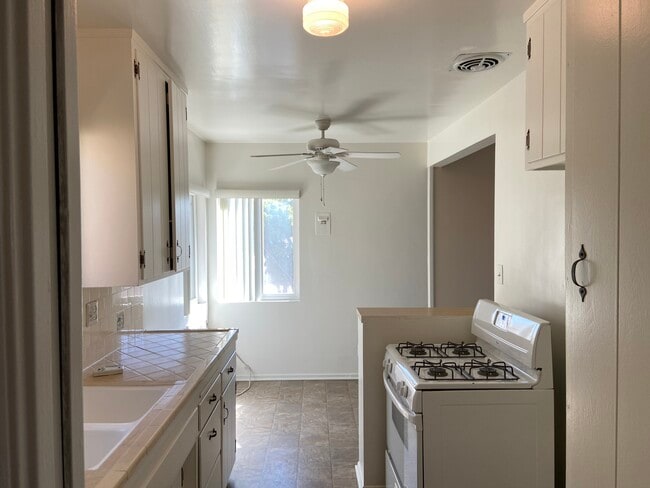 Building Photo - 322 Cornell Dr Unit D