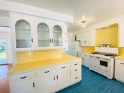 Photo - Delightful 3 bedroom 2½ Bathroom Single Family Home In North Hollywood Landscaped Yard