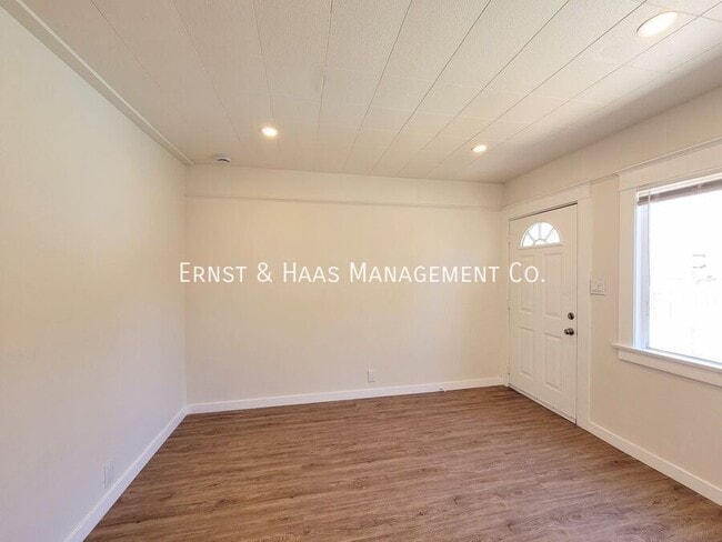 Photo - 154 E Eagle St Unit 01