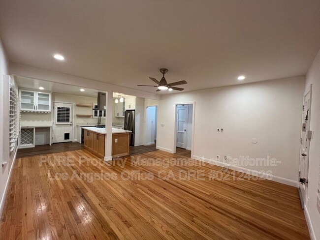 Photo - 1910 W 94th Pl