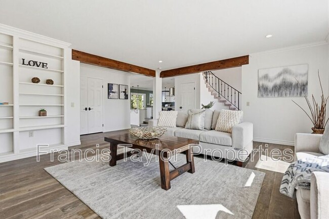 Photo - 29059 Meadow Glen Way W