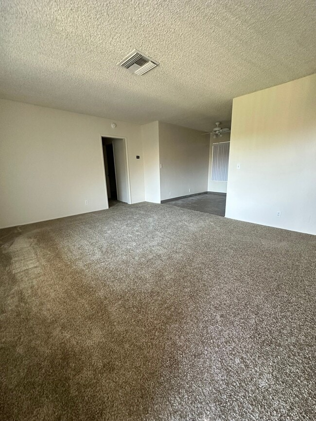 Building Photo - 200 N Minnesota Ave Unit 16