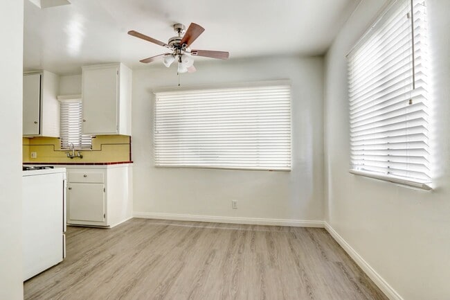 Building Photo - 422 Hill St Rental