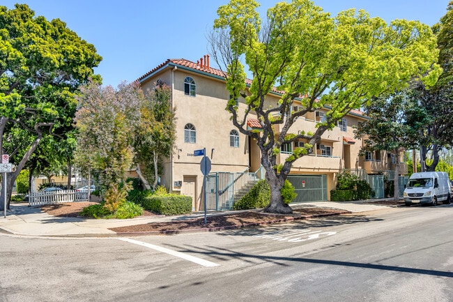 Photo - 2400 Walnut Ave Unit #6