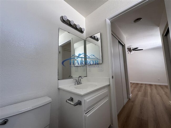 Photo - 961 W 1st St Unit B