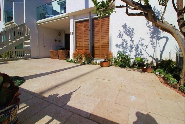 Photo - 43 Kingston Ct S