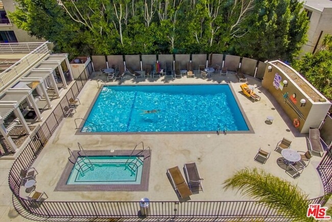 Photo - 7250 Franklin Ave Unit 702