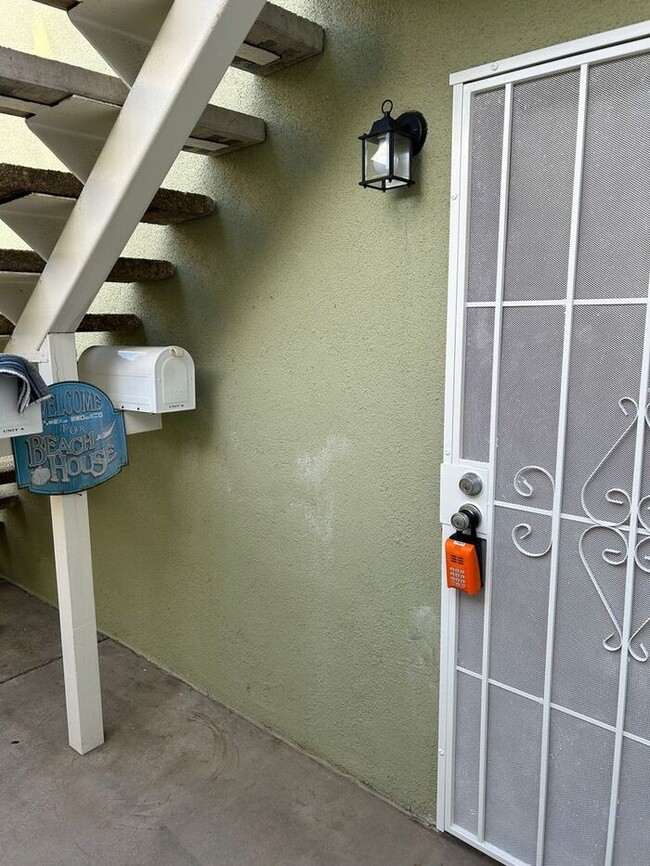 Photo - WONDERFULLY LOCATED DWNSTRS 1BD 1BA STUDIO IN OLD TOWN SEAL BEACH!