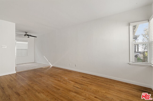 Photo - 1/2 Ocean Park Blvd