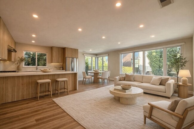 Building Photo - 1427 N Vista St