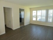 Photo - 6222 Hazeltine Ave