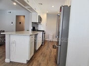 Photo - Bright and contemporary 3 bedroom, 2 bath ... House