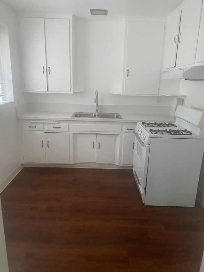 Photo - 45 S Vinedo Ave Unit B