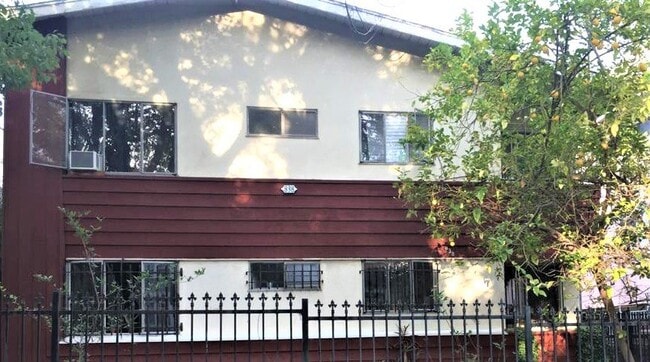 Building Photo - 838 Hayworth Ave