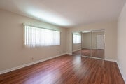 1BR, 1 BA - Villa Glenoaks Apartments