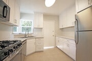 Photo - 1575 Manning Ave