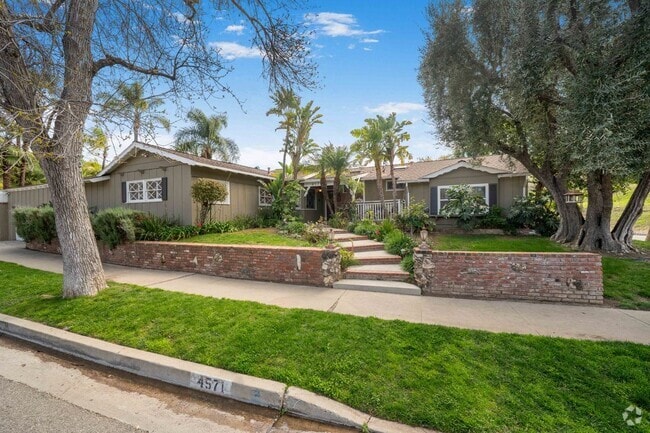 Building Photo - 4571 Canoga Dr Rental