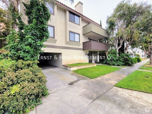 Building Photo - 1758 E 2nd St Unit #101 Rental
