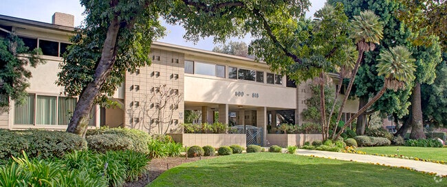 Building Photo - 800-818 S Orange Grove Blvd Rental