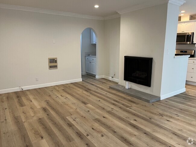 Building Photo - 1021 5th St Unit 109 Rental