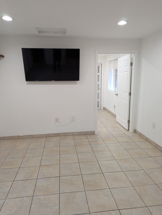 Photo - 5218 York Blvd Unit 2